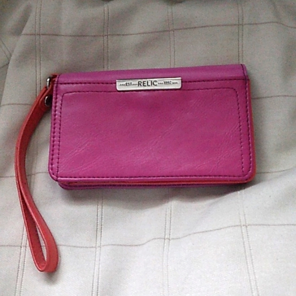 Ladies Relic Wristlet